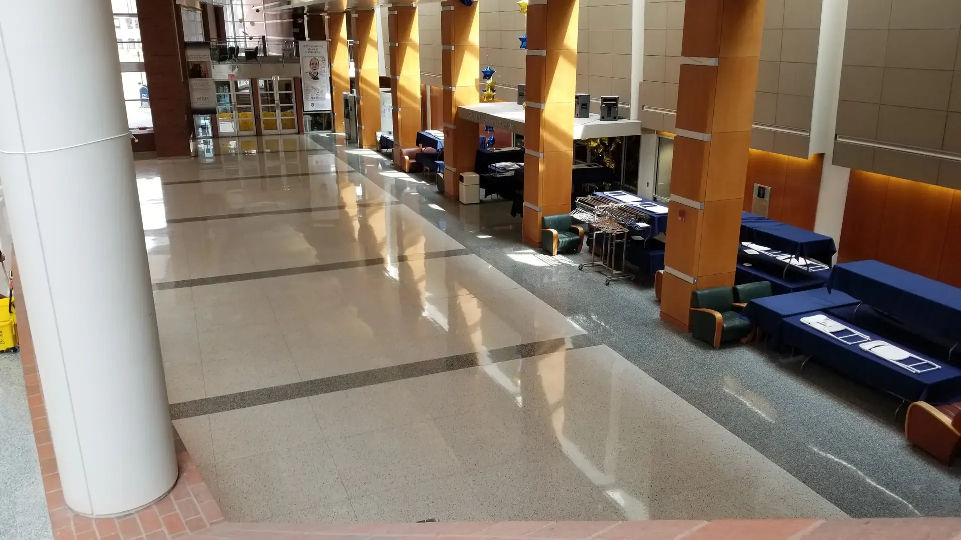 Floor care / 02: See the space in a new light